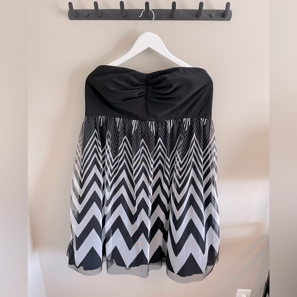 New Noir Black & White Strapless Cocktail Dress
